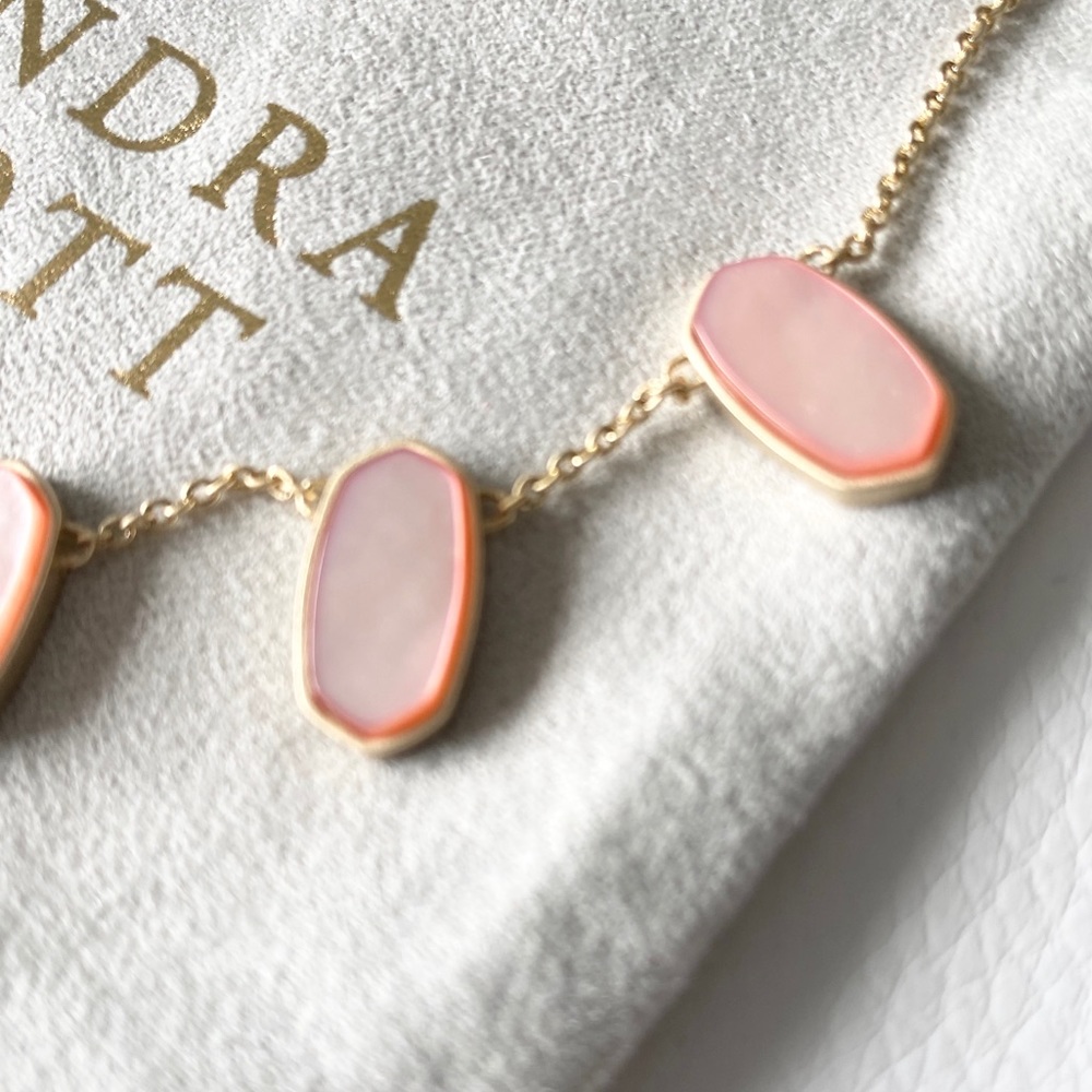 new Kendra Scott ๊ง Mother of Pearl Meadow Necklace - Picture 9 of 9